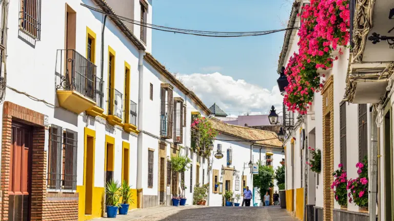 15 de agosto en España: horarios que cambian por el festivo