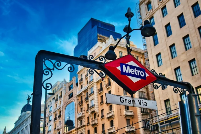 5 de agosto: Gran Vía y el Madrid que aprendió a mirar arriba