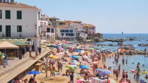 AEMET alerta de calor extremo en el Mediterráneo en agosto