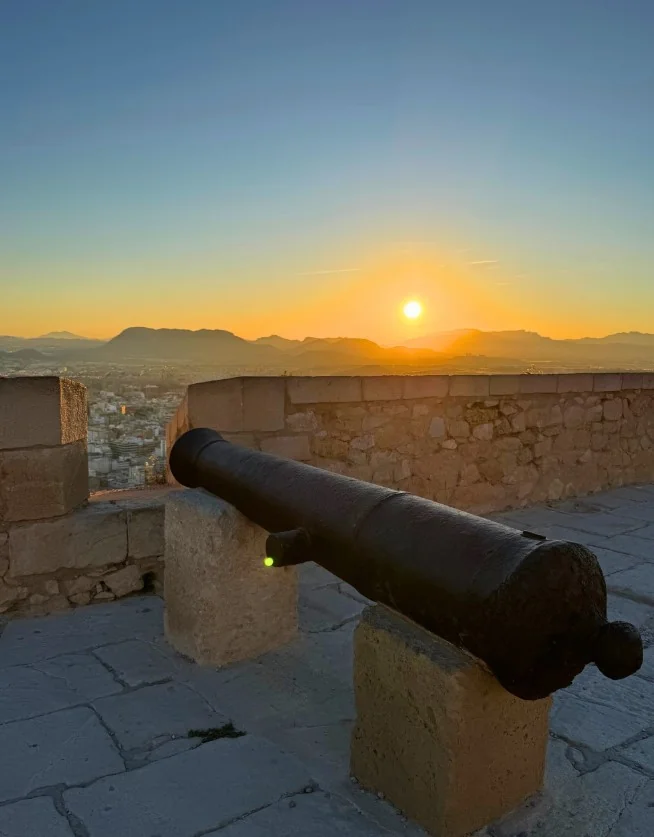 Alicante refuerza sus miradores ante el eclipse