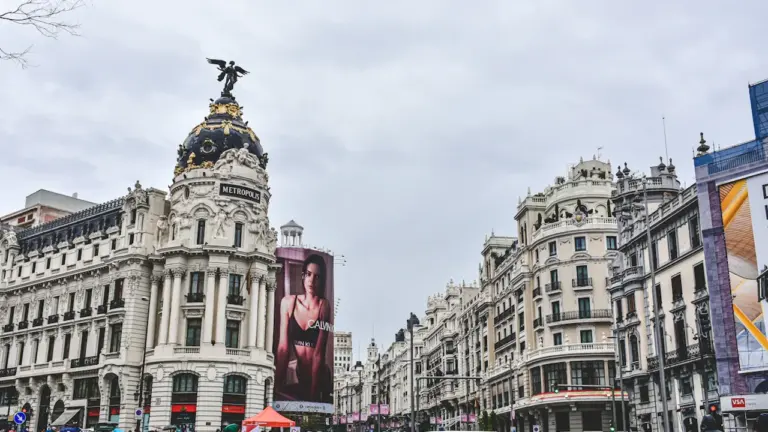 Fiestas de la Paloma 2026: Guía de tráfico y movilidad en Madrid