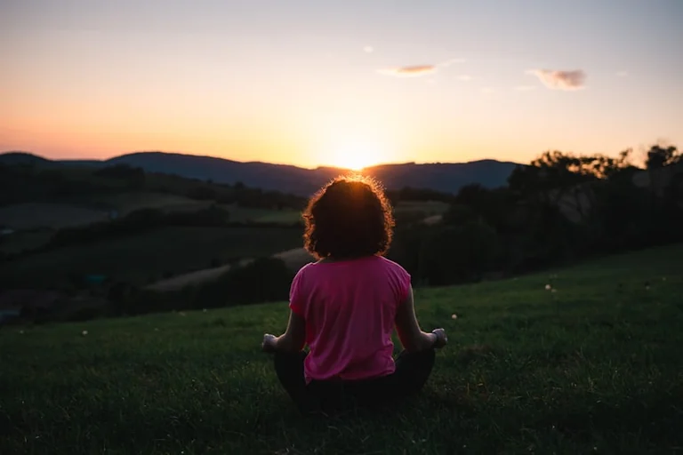 Horóscopo de hoy: reflexiones sobre energía y equilibrio para este domingo
