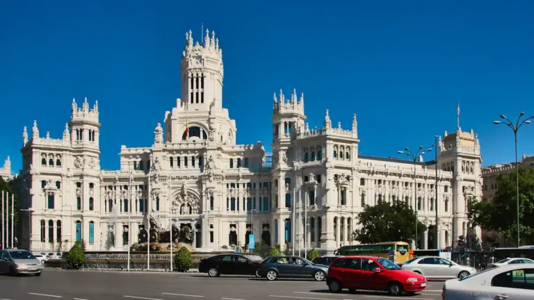 Madrid reducirá un 12% el gasto energético en edificios públicos para 2026