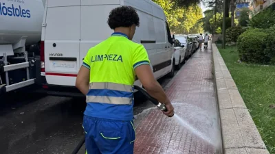 Móstoles refuerza la limpieza en Estoril II: qué calles están afectadas