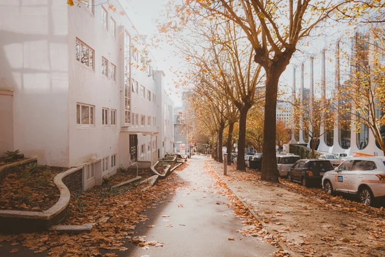 Móstoles refuerza la limpieza en Estoril II: qué calles están afectadas