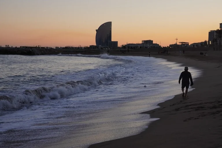 Ola de calor en España: alertas por más de 42 °C este 8 de agosto