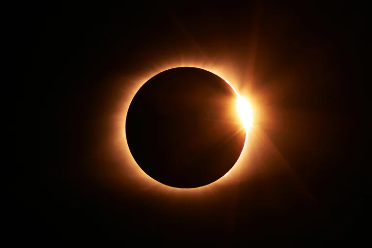 Pamplona ofrece protección gratuita ante el eclipse