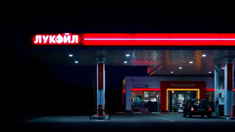 Precios del combustible: ahorro real entre gasolineras low-cost y marcas