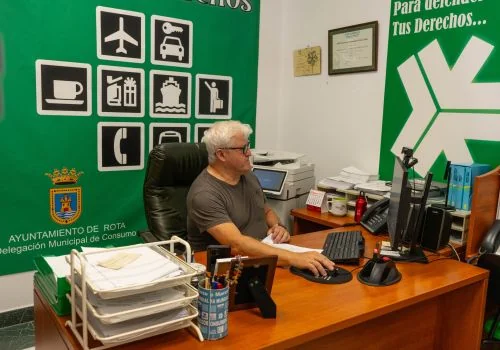 Rota pone a prueba su respuesta a tres riesgos en la playa