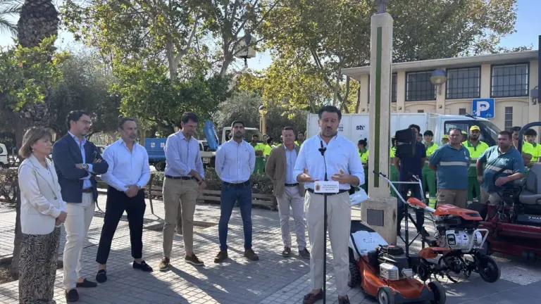 Elche refuerza el cuidado de sus parques con 70 nuevos operarios