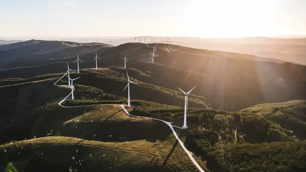 La bajada de energía eólica eleva el precio de la luz hoy