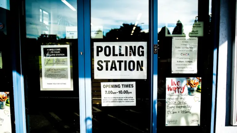 Municipales de 2027: el umbral del 65 % se decidirá el 23 de mayo