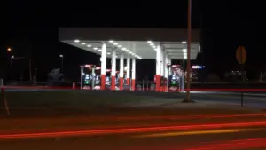 Cómo comparar gasolineras y ahorrar sin desviarte de tu ruta