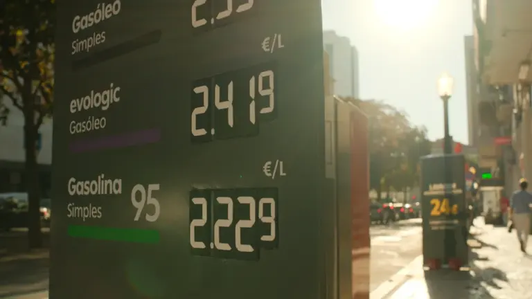 Cómo comparar precios de gasolina y diésel antes de repostar